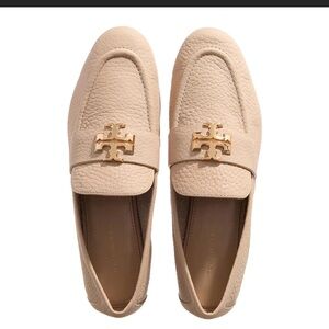 NWT Tory Burch Beige Eleanor Loafers with Gold Logo sand stone size 8.5